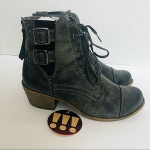 ROXY ankle booties with tie up & back zipper.